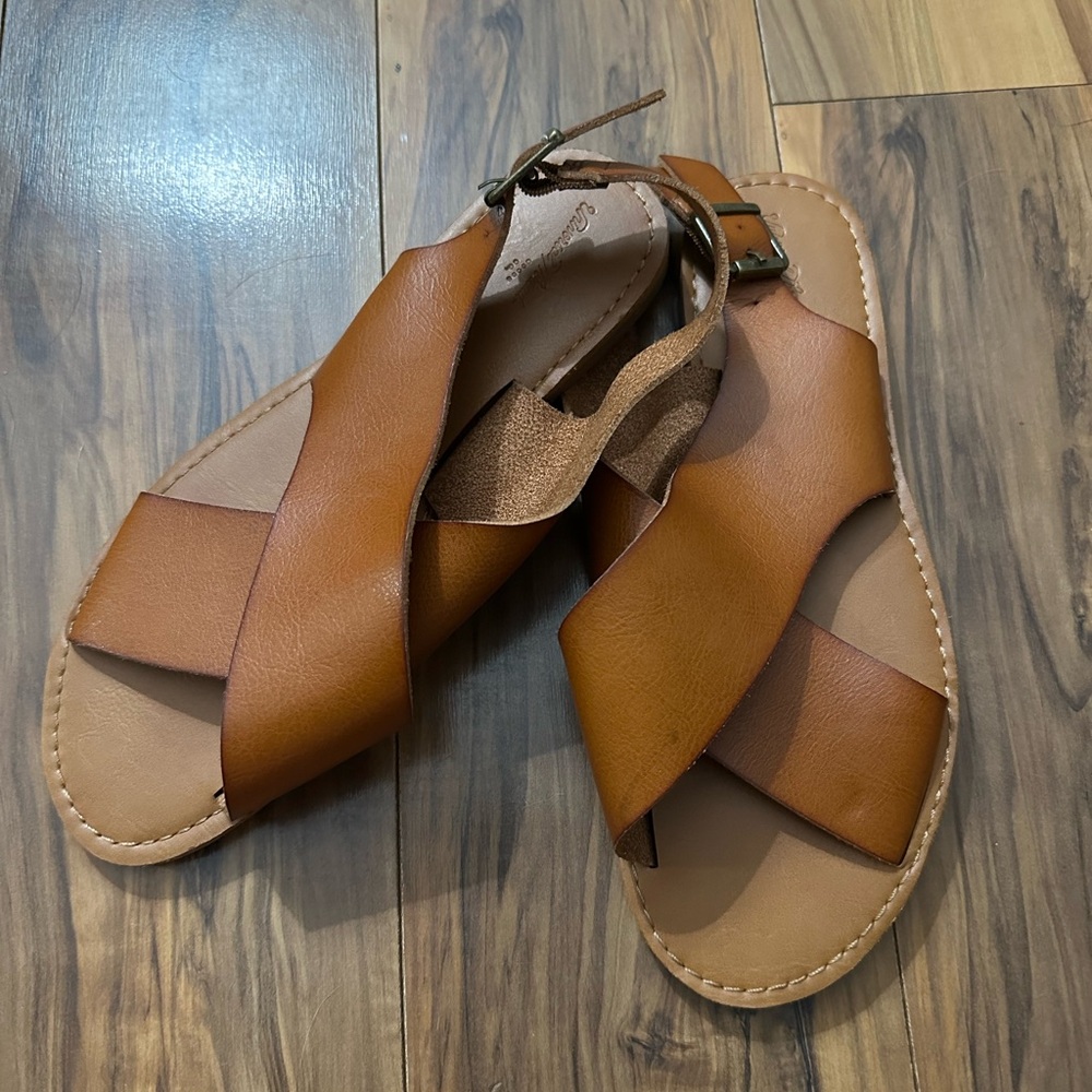 Universal Thread Brown Sandals Slip-On Leather